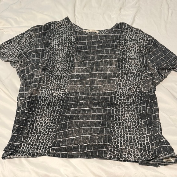 We The Free Black and White Boxy Short Sleeve Blouse - Picture 1 of 2